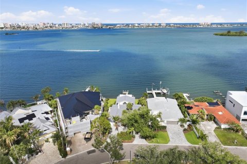 Casa en venta en Clearwater, Florida, 3 dormitorios, 231.14 m2 № 2095457 - foto 18