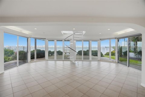 Casa en venta en Clearwater, Florida, 3 dormitorios, 231.14 m2 № 2095457 - foto 24