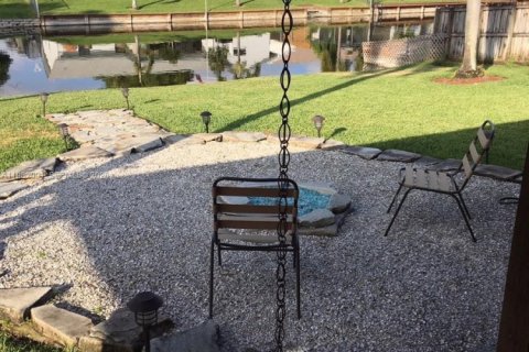 House in Davie, Florida 3 bedrooms, 185.06 sq.m. № 2043276 - photo 23