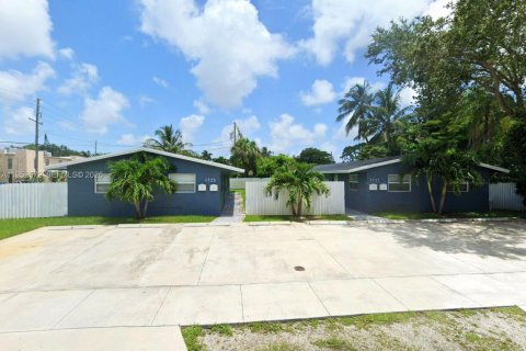Immobilier commercial à vendre à Fort Lauderdale, Floride: 583.43 m2 № 2010374 - photo 2