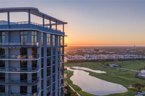 Condominio en venta en Hallandale Beach, Florida, 1 dormitorio, 96.25 m2 № 1938644 - foto 1