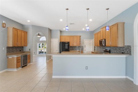 House in Davenport, Florida 4 bedrooms, 239.87 sq.m. № 1916090 - photo 15