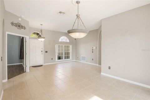 House in Davenport, Florida 4 bedrooms, 239.87 sq.m. № 1916090 - photo 9