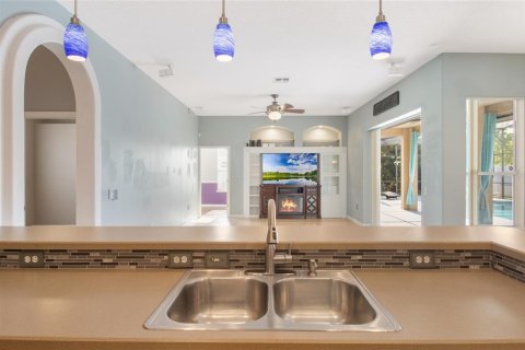 House in Davenport, Florida 4 bedrooms, 239.87 sq.m. № 1916090 - photo 17
