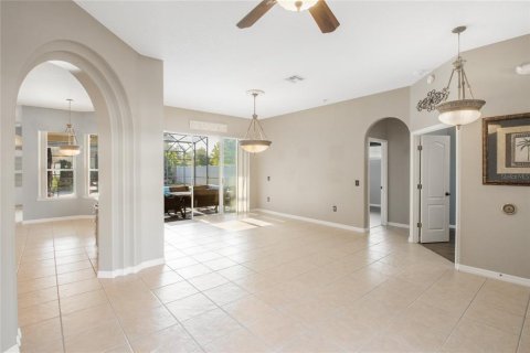 House in Davenport, Florida 4 bedrooms, 239.87 sq.m. № 1916090 - photo 7