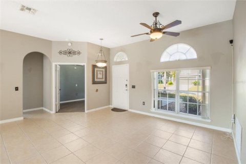 House in Davenport, Florida 4 bedrooms, 239.87 sq.m. № 1916090 - photo 4