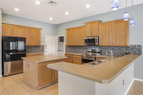 House in Davenport, Florida 4 bedrooms, 239.87 sq.m. № 1916090 - photo 19