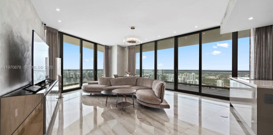 Condominio en Sunny Isles Beach, Florida, 2 dormitorios  № 2033139