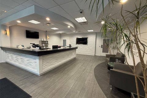 Commercial property in Tampa, Florida № 1895149 - photo 3