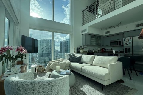 Condo in Miami, Florida, 2 bedrooms  № 1784030 - photo 2