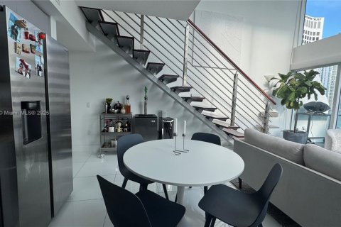 Condo in Miami, Florida, 2 bedrooms  № 1784030 - photo 4