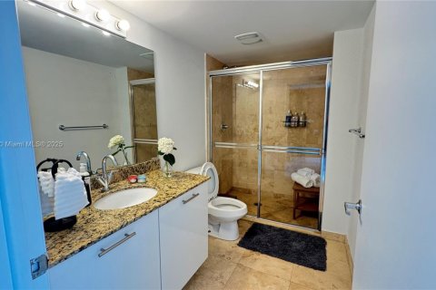 Condo in Miami, Florida, 2 bedrooms  № 1784030 - photo 15