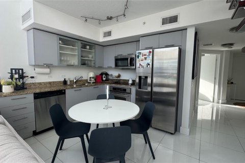 Condo in Miami, Florida, 2 bedrooms  № 1784030 - photo 5