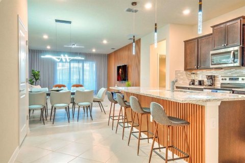 Купить виллу или дом в Клермон, Флорида 8 комнат, 304.16м2, № 2216272 - фото 2