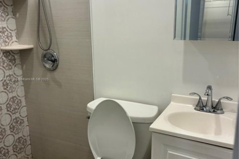 Propiedad comercial en alquiler en Miami, Florida, 1 dormitorio, 27.87 m2 № 1935770 - foto 7