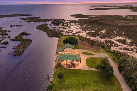 Villa ou maison à vendre à Hernando Beach, Floride: 2 chambres, 177.07 m2 № 2321099 - photo 2