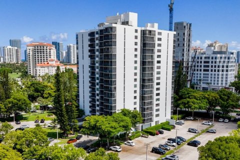 Condo à Aventura, Floride, 2 chambres  № 2090997