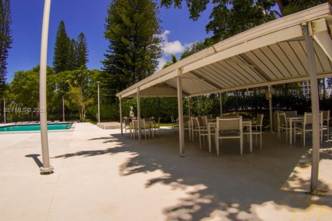 Copropriété à vendre à Aventura, Floride: 2 chambres, 101.82 m2 № 2090997 - photo 24