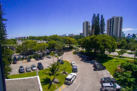 Copropriété à vendre à Aventura, Floride: 2 chambres, 101.82 m2 № 2090997 - photo 22