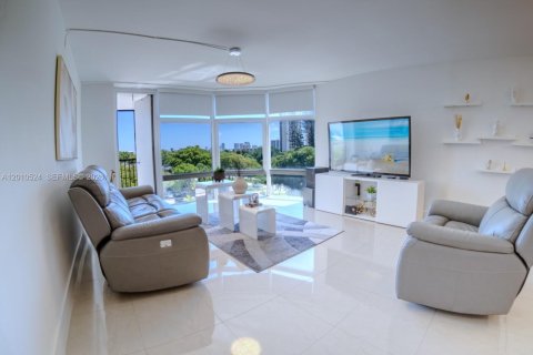 Copropriété à vendre à Aventura, Floride: 2 chambres, 101.82 m2 № 2090997 - photo 4