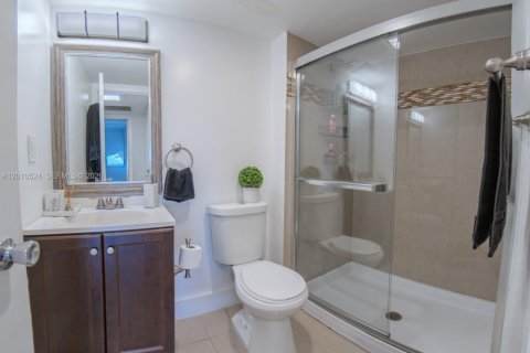 Copropriété à vendre à Aventura, Floride: 2 chambres, 101.82 m2 № 2090997 - photo 11
