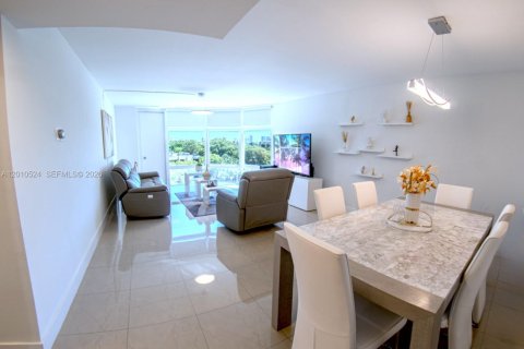 Copropriété à vendre à Aventura, Floride: 2 chambres, 101.82 m2 № 2090997 - photo 3