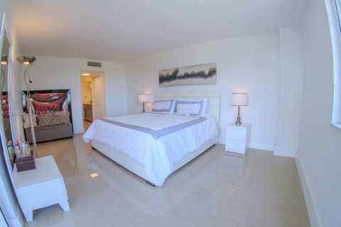 Copropriété à vendre à Aventura, Floride: 2 chambres, 101.82 m2 № 2090997 - photo 19