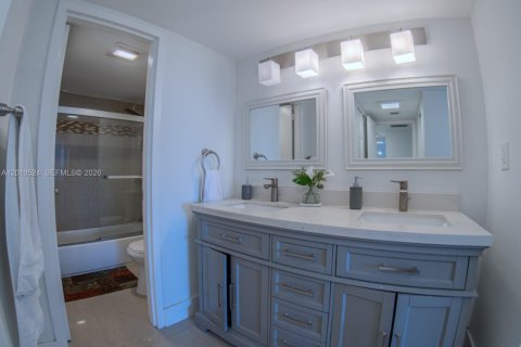 Copropriété à vendre à Aventura, Floride: 2 chambres, 101.82 m2 № 2090997 - photo 15