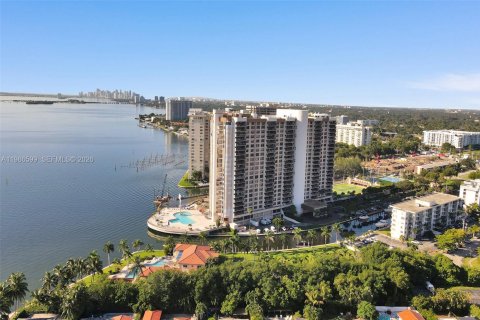 Copropriété à vendre à Miami, Floride: 2 chambres, 215.53 m2 № 2048883 - photo 7