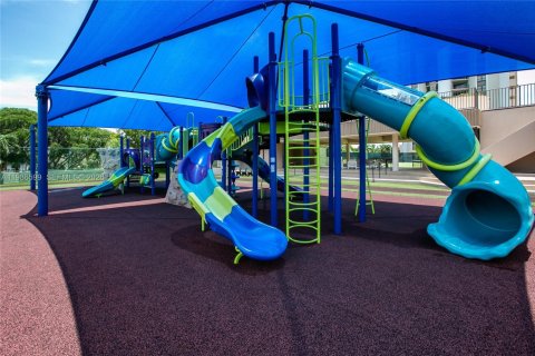 Copropriété à vendre à Miami, Floride: 2 chambres, 215.53 m2 № 2048883 - photo 4