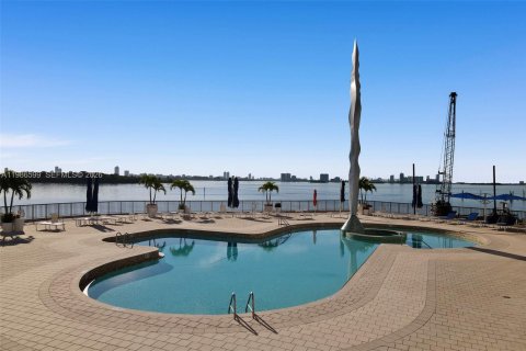 Copropriété à vendre à Miami, Floride: 2 chambres, 215.53 m2 № 2048883 - photo 2
