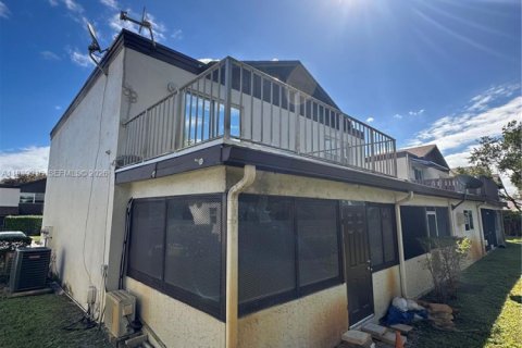 Touwnhouse à louer à Pompano Beach, Floride: 2 chambres, 97.92 m2 № 2051504 - photo 27