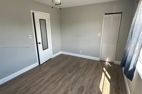 Touwnhouse à louer à Pompano Beach, Floride: 2 chambres, 97.92 m2 № 2051504 - photo 15