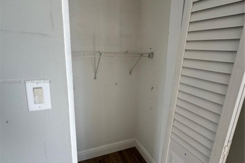 Touwnhouse à louer à Pompano Beach, Floride: 2 chambres, 97.92 m2 № 2051504 - photo 16