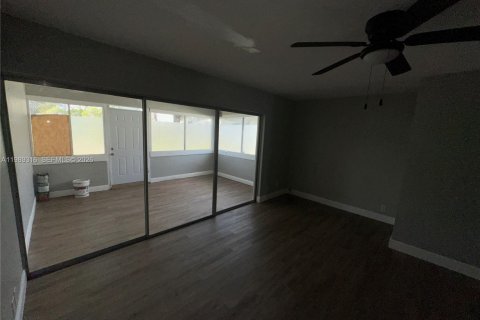 Touwnhouse à louer à Pompano Beach, Floride: 2 chambres, 97.92 m2 № 2051504 - photo 10