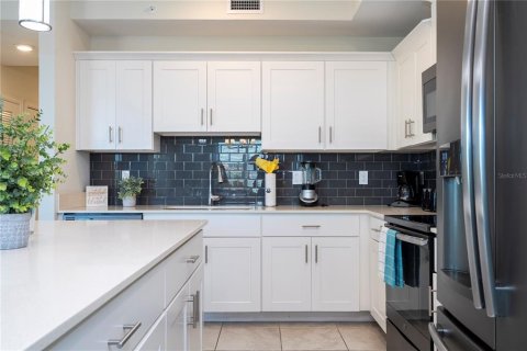 Condo in Kissimmee, Florida, 2 bedrooms  № 2405181 - photo 2
