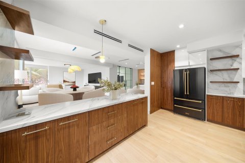 Condominio en venta en Miami Beach, Florida, 3 dormitorios, 225.29 m2 № 2035624 - foto 11