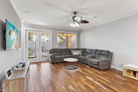 House in Mount Dora, Florida 4 bedrooms, 191.84 sq.m. № 2324719 - photo 7