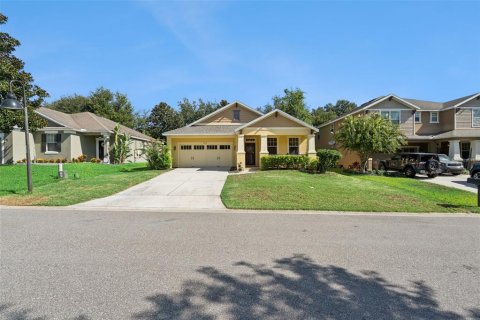 House in Mount Dora, Florida 4 bedrooms, 191.84 sq.m. № 2324719 - photo 3