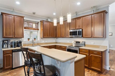 House in Mount Dora, Florida 4 bedrooms, 191.84 sq.m. № 2324719 - photo 11
