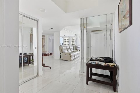 Купить кондоминиум в Санни-Айлс-Бич, Флорида 2 спальни, 163.51м2, № 2027260 - фото 27