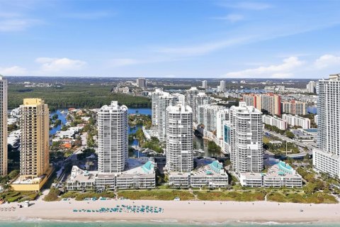 Купить кондоминиум в Санни-Айлс-Бич, Флорида 2 спальни, 163.51м2, № 2027260 - фото 4