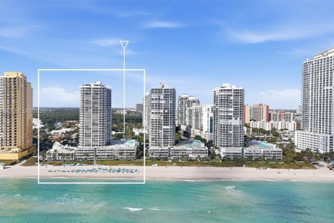 Кондоминиум с 2 спальнями в Санни-Айлс-Бич, Флорида № 2027260