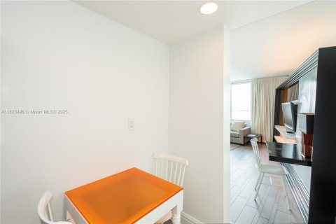 Condominio en venta en Miami Beach, Florida, 44.31 m2 № 2076971 - foto 16