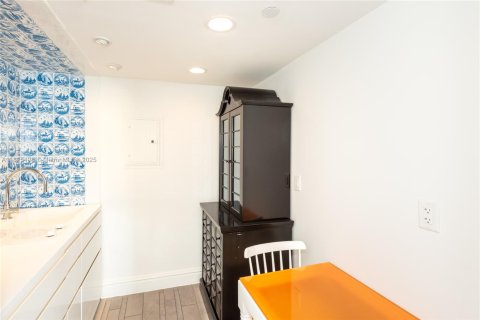 Condominio en venta en Miami Beach, Florida, 44.31 m2 № 2076971 - foto 10