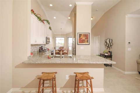 Condo in Bradenton, Florida, 2 bedrooms  № 364688 - photo 8