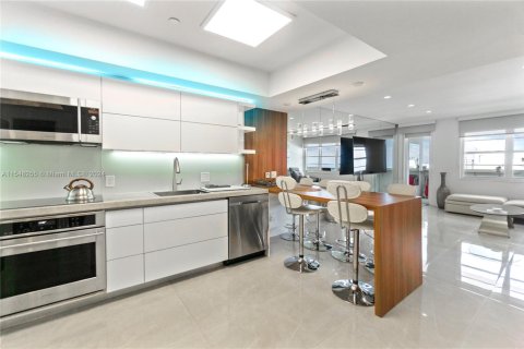 Copropriété à louer à Miami Beach, Floride: 1 chambre, 76.18 m2 № 1729840 - photo 7