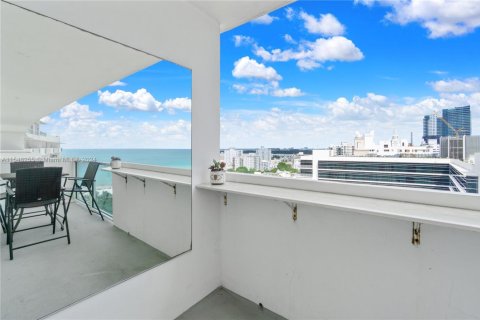 Copropriété à louer à Miami Beach, Floride: 1 chambre, 76.18 m2 № 1729840 - photo 24