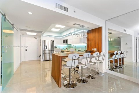 Copropriété à louer à Miami Beach, Floride: 1 chambre, 76.18 m2 № 1729840 - photo 2