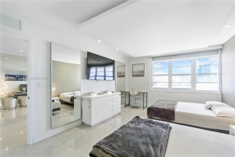Copropriété à louer à Miami Beach, Floride: 1 chambre, 76.18 m2 № 1729840 - photo 14